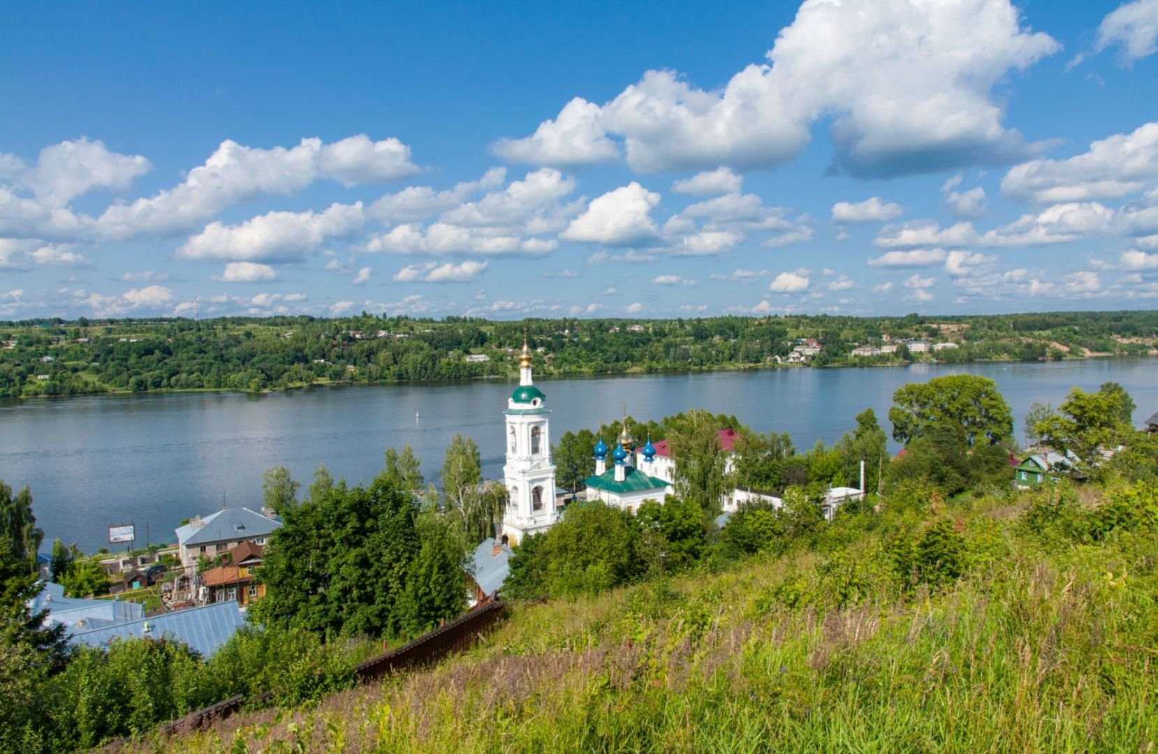 Река протекающая в костроме